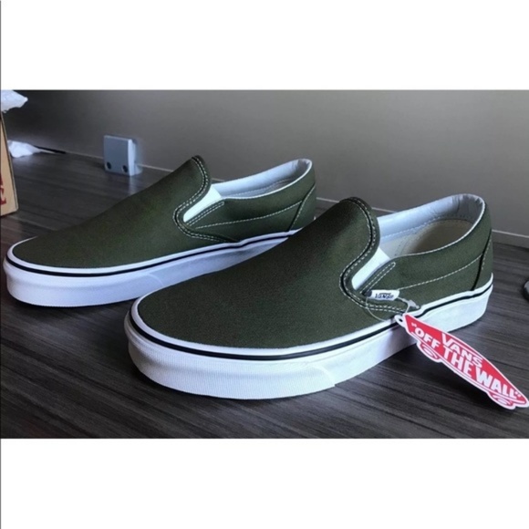 Vans Women's Classic Slip-On Winter Moss Shoes - Picture 2 of 8